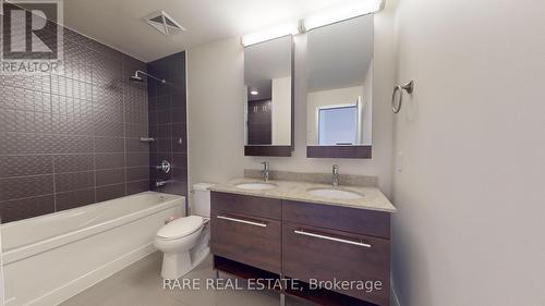 220 - 500 Sherbourne Street, Toronto, ON - Indoor Photo Showing Bathroom