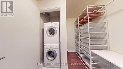 220 - 500 Sherbourne Street, Toronto, ON - Indoor Photo Showing Laundry Room