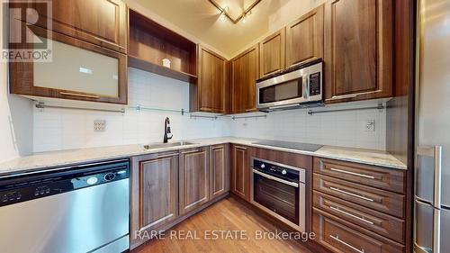 220 - 500 Sherbourne Street, Toronto, ON - Indoor Photo Showing Kitchen