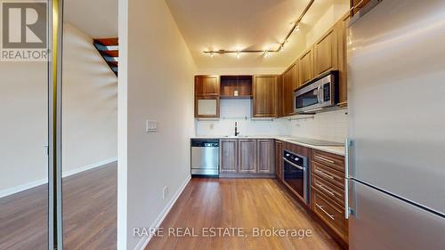 220 - 500 Sherbourne Street, Toronto, ON - Indoor Photo Showing Kitchen