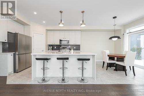 732 Namur Street, Russell, ON - Indoor Photo Showing Kitchen