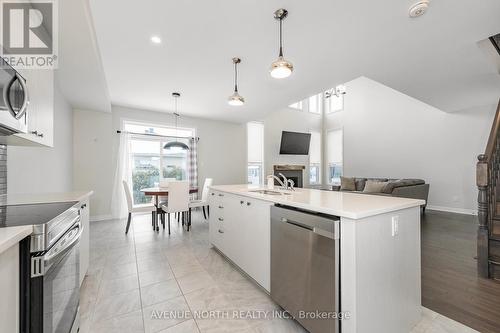 732 Namur Street, Russell, ON - Indoor Photo Showing Kitchen With Upgraded Kitchen