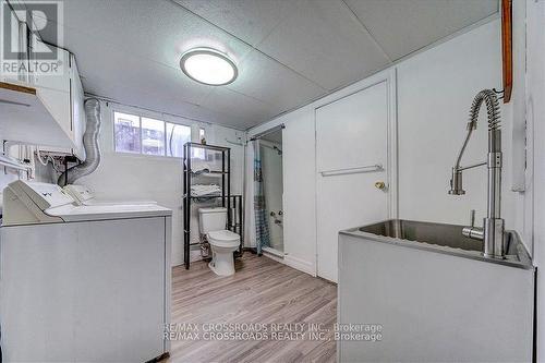 19 - 1185 Warden Avenue, Toronto, ON - Indoor Photo Showing Laundry Room