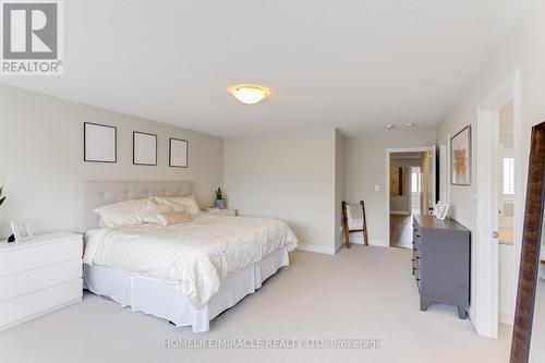 54 Hoard Avenue, New Tecumseth, ON - Indoor Photo Showing Bedroom