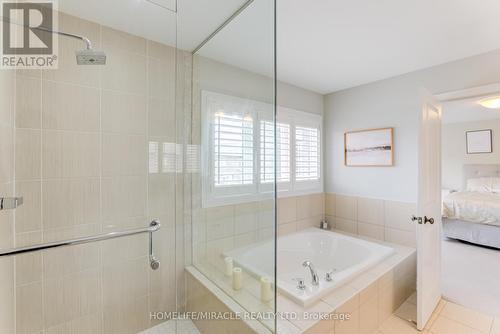 54 Hoard Avenue, New Tecumseth, ON - Indoor Photo Showing Bathroom