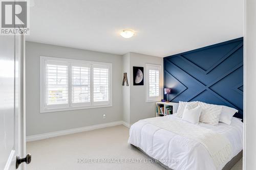 54 Hoard Avenue, New Tecumseth, ON - Indoor Photo Showing Bedroom