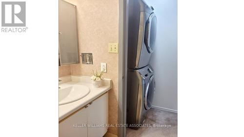 404 - 25 Agnes Street, Mississauga, ON - Indoor Photo Showing Laundry Room