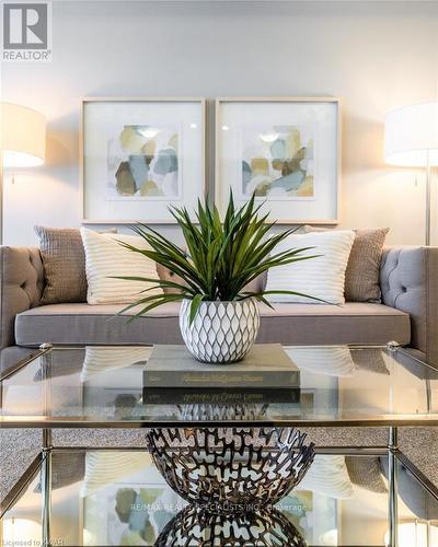 66 Wheat Lane, Kitchener, ON - Indoor Photo Showing Living Room