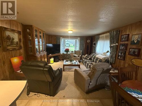 32 - 43969 Highway 3, Wainfleet, ON - Indoor Photo Showing Living Room