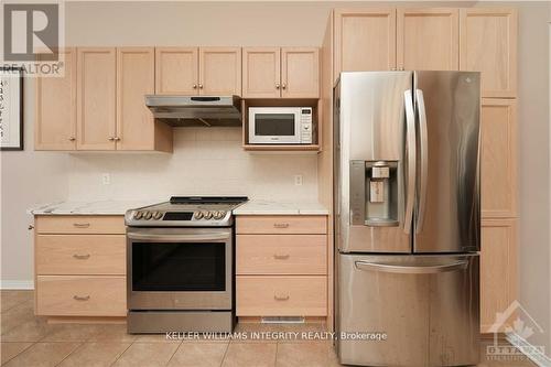 404 Kilmarnock Way, Ottawa, ON - Indoor Photo Showing Kitchen