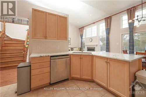 404 Kilmarnock Way, Ottawa, ON - Indoor Photo Showing Kitchen