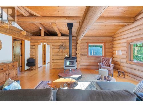 1860 Agate Bay Road, Barriere, BC - Indoor Photo Showing Living Room With Fireplace