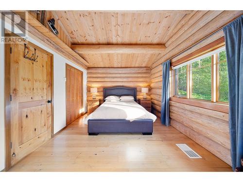 1860 Agate Bay Road, Barriere, BC - Indoor Photo Showing Bedroom