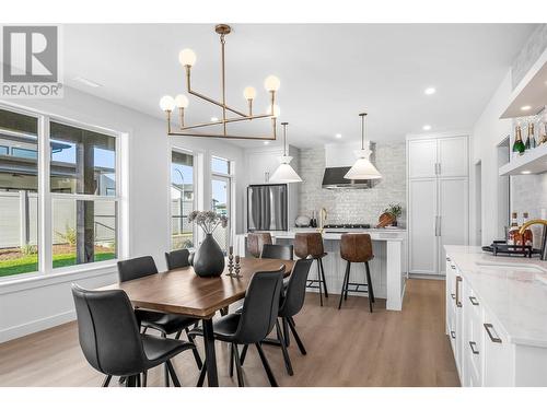 1291 Brechin Place, Kamloops, BC - Indoor Photo Showing Dining Room