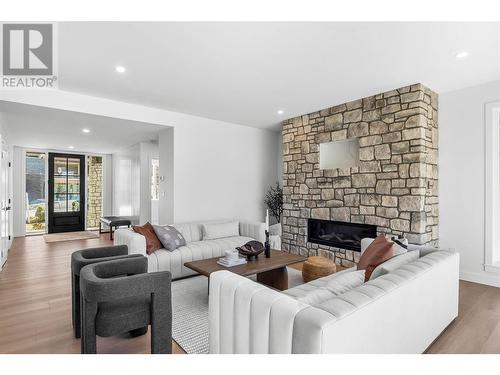 1291 Brechin Place, Kamloops, BC - Indoor Photo Showing Living Room With Fireplace