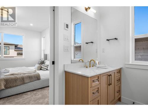 1291 Brechin Place, Kamloops, BC - Indoor Photo Showing Bedroom