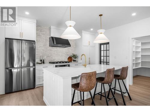 1291 Brechin Place, Kamloops, BC - Indoor Photo Showing Kitchen With Upgraded Kitchen