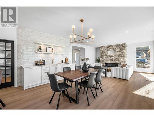 1291 Brechin Place, Kamloops, BC - Indoor Photo Showing Dining Room