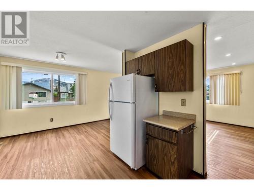 112 Holway Street, Kamloops, BC - Indoor Photo Showing Kitchen