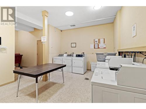 555 Dalgleish Drive Unit# 202, Kamloops, BC - Indoor Photo Showing Laundry Room