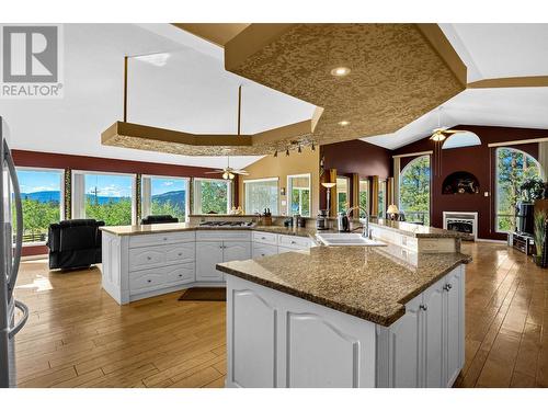 5120 Steffens Road, Merritt, BC - Indoor Photo Showing Kitchen