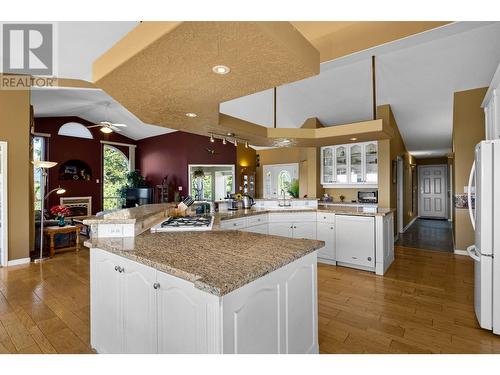 5120 Steffens Road, Merritt, BC - Indoor Photo Showing Kitchen