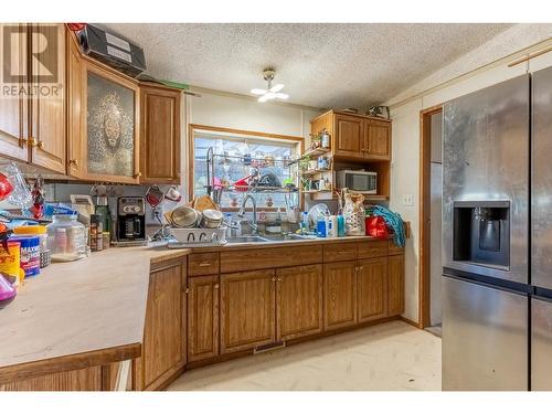 3580 Cariboo  97 Highway, Cache Creek, BC - Indoor Photo Showing Kitchen With Double Sink