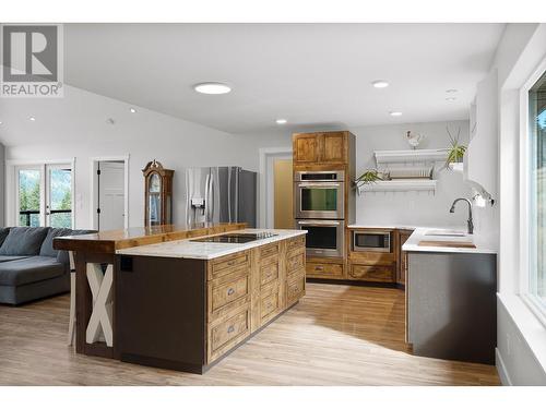 289 Orchard Lake Road, Kamloops, BC - Indoor Photo Showing Kitchen