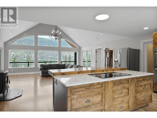 289 Orchard Lake Road, Kamloops, BC - Indoor Photo Showing Kitchen With Double Sink