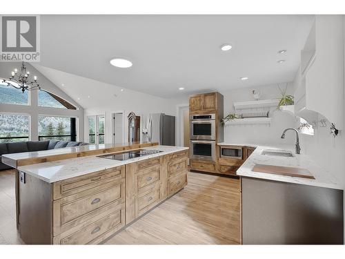 289 Orchard Lake Road, Kamloops, BC - Indoor Photo Showing Kitchen