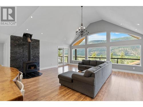 289 Orchard Lake Road, Kamloops, BC - Indoor Photo Showing Living Room With Fireplace