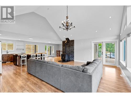 289 Orchard Lake Road, Kamloops, BC - Indoor Photo Showing Living Room With Fireplace