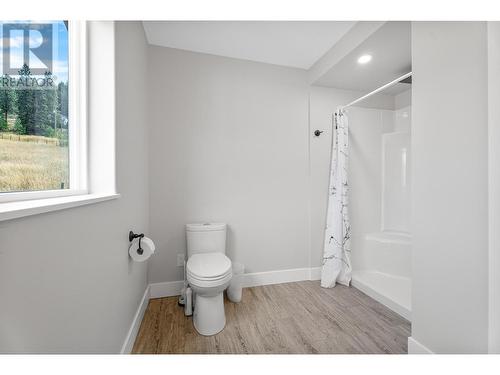 289 Orchard Lake Road, Kamloops, BC - Indoor Photo Showing Bathroom