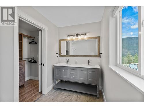 289 Orchard Lake Road, Kamloops, BC - Indoor Photo Showing Bathroom