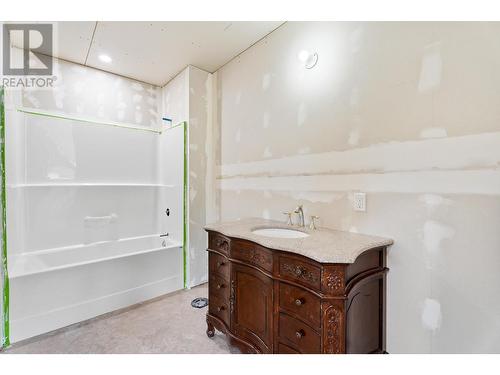 289 Orchard Lake Road, Kamloops, BC - Indoor Photo Showing Bathroom