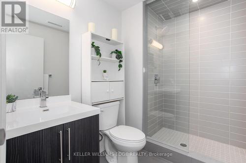 1608 - 2081 Fairview Street, Burlington, ON - Indoor Photo Showing Bathroom