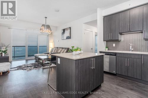 1608 - 2081 Fairview Street, Burlington, ON - Indoor Photo Showing Kitchen With Upgraded Kitchen