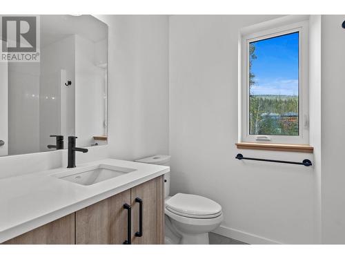 5600 Adams West Fsr Unit# Lot 1, Adams Lake, BC - Indoor Photo Showing Bathroom