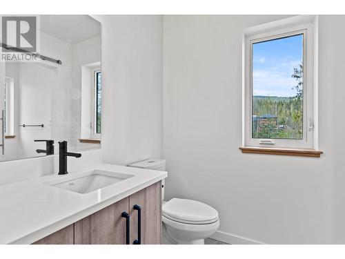 5600 Adams West Fsr Unit# Lot 1, Adams Lake, BC - Indoor Photo Showing Bathroom