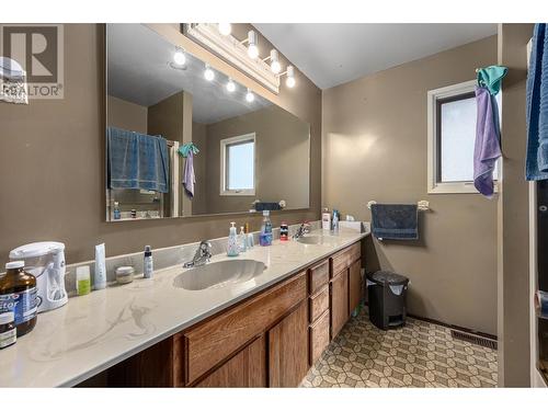 1208 Mesa Vista Drive, Ashcroft, BC - Indoor Photo Showing Bathroom