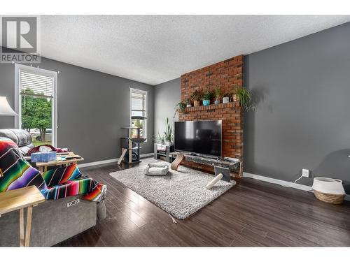 1208 Mesa Vista Drive, Ashcroft, BC - Indoor Photo Showing Living Room