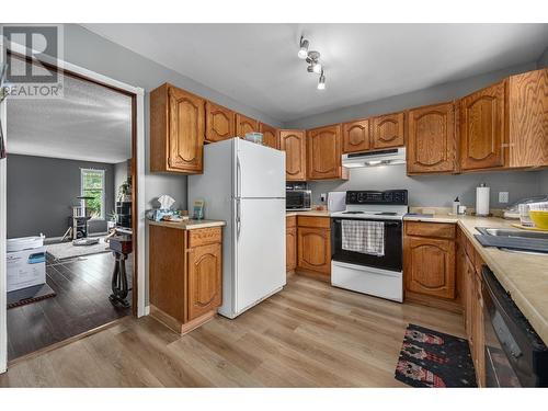 1208 Mesa Vista Drive, Ashcroft, BC - Indoor Photo Showing Kitchen With Double Sink