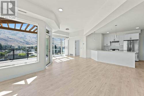 651 Dunes Drive Unit# 310, Kamloops, BC - Indoor Photo Showing Kitchen