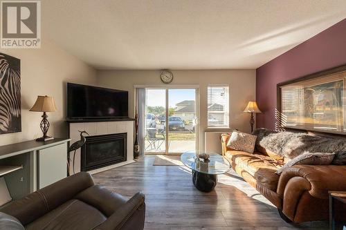 807 Railway Avenue Unit# 34, Ashcroft, BC - Indoor Photo Showing Living Room With Fireplace