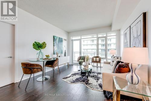 1909 - 365 Prince Of Wales Drive, Mississauga, ON - Indoor Photo Showing Living Room