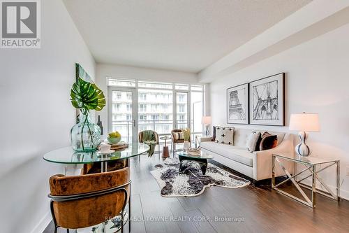 1909 - 365 Prince Of Wales Drive, Mississauga, ON - Indoor Photo Showing Living Room