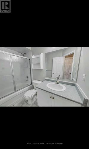 32 Starfish Court, Brampton, ON - Indoor Photo Showing Bathroom