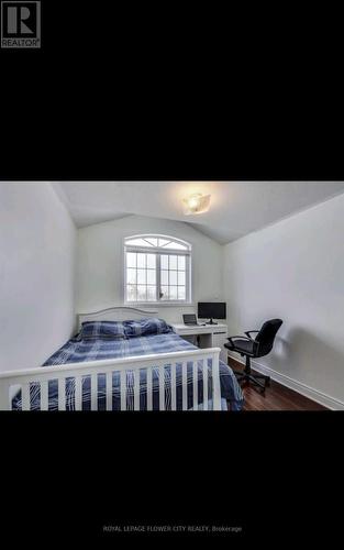 32 Starfish Court, Brampton, ON - Indoor Photo Showing Bedroom