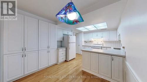 304 - 65 Spring Garden Avenue, Toronto, ON - Indoor Photo Showing Kitchen