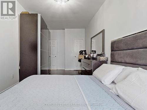 206 - 10 Gateway Boulevard, Toronto, ON - Indoor Photo Showing Bedroom